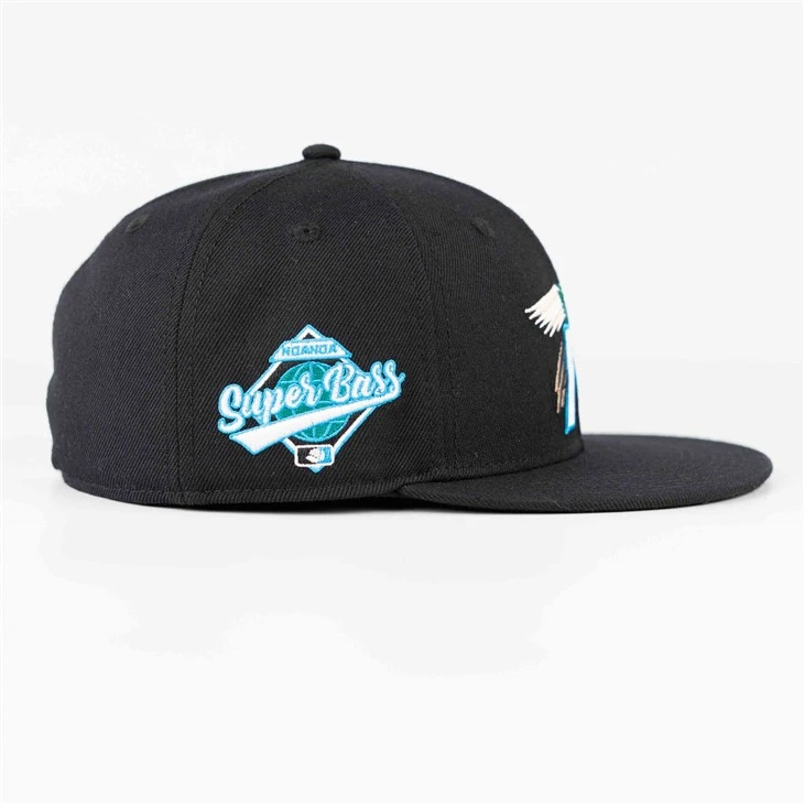 Free Flying Bird Pattern Fitted Cap